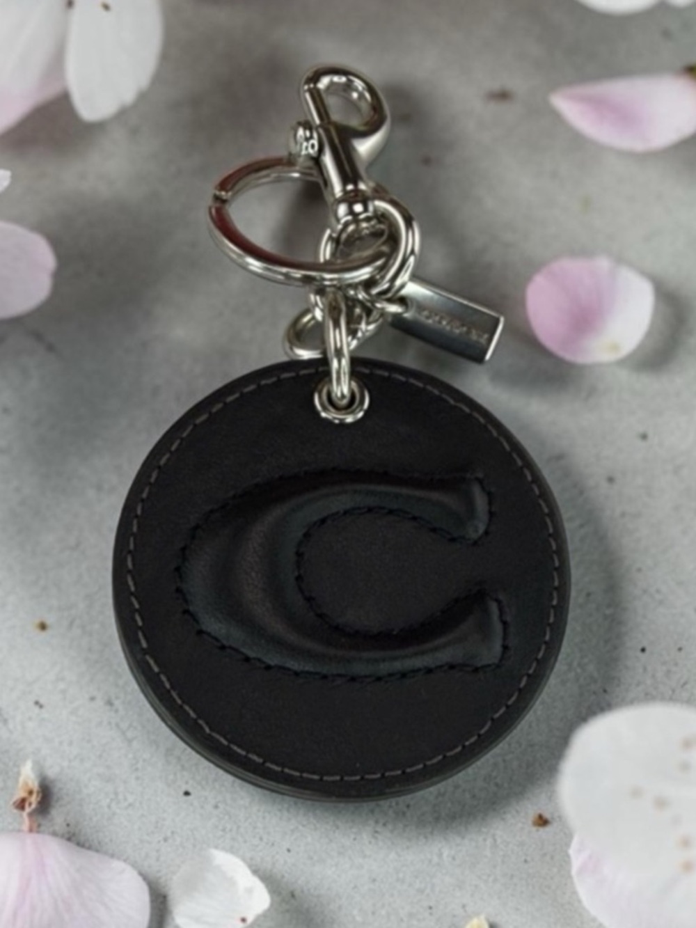 LIKE NEW Coach C leather bag charm keychain w/ mirror 🖤🌸